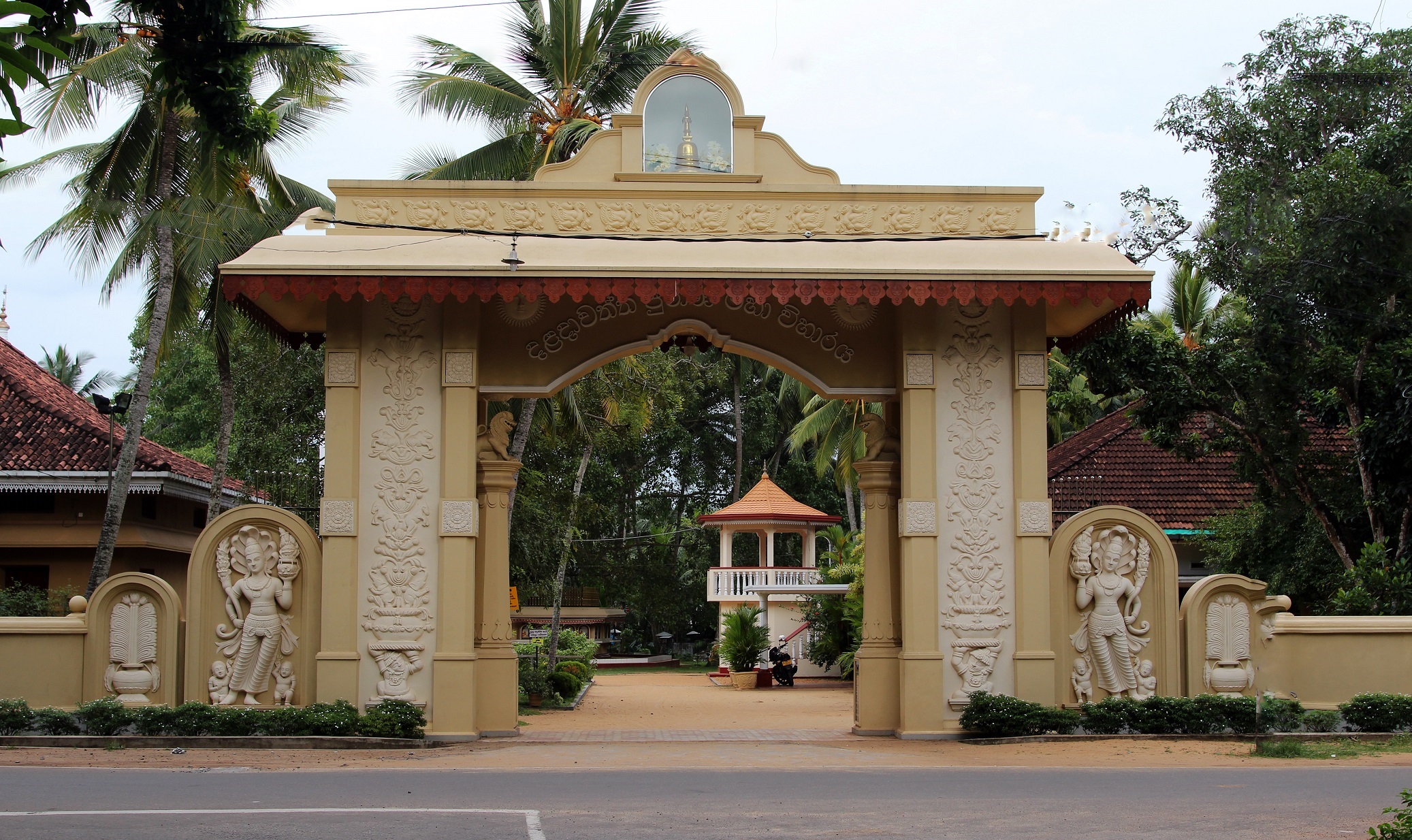 Enternce to Daladawaththa Temple